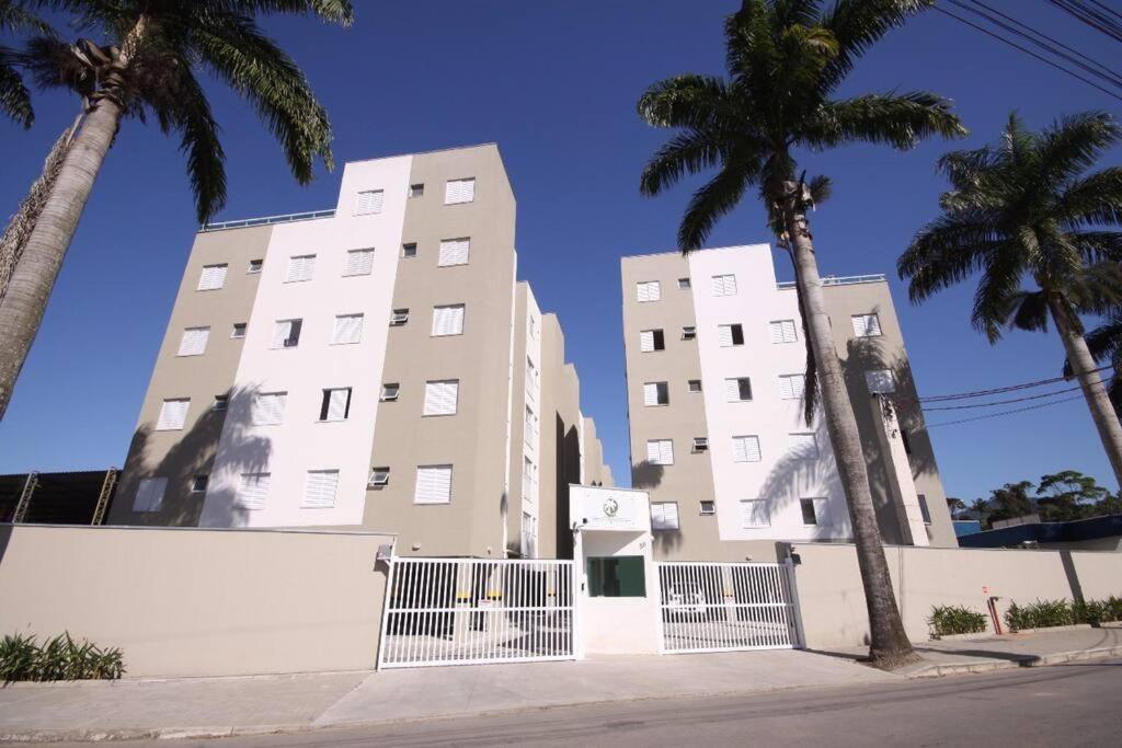 Apartamento Ubatuba - Ar Condicionado, Estacionamento, Elevador, Portaria 24H - Wifi Gratis! - Jardim Das Palmeiras Екстер'єр фото